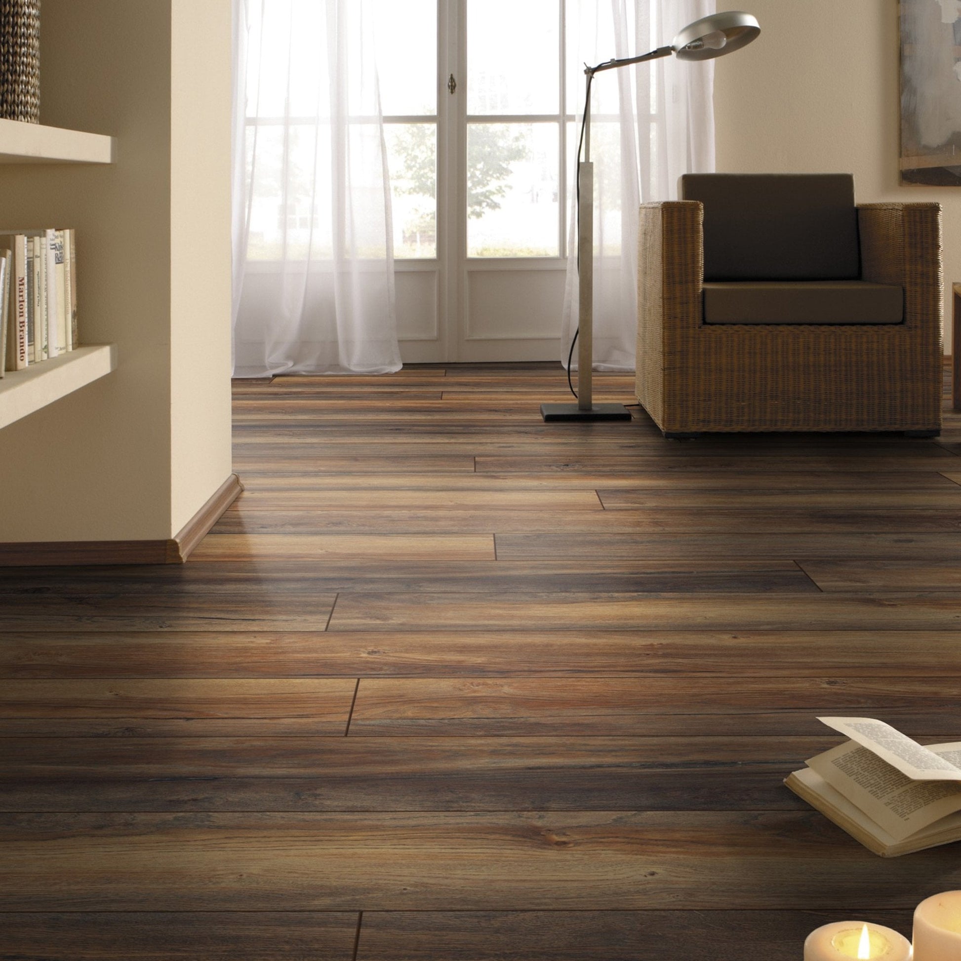 Harbour Oak - Robusto Villa 12mm Laminate Flooring (84816)