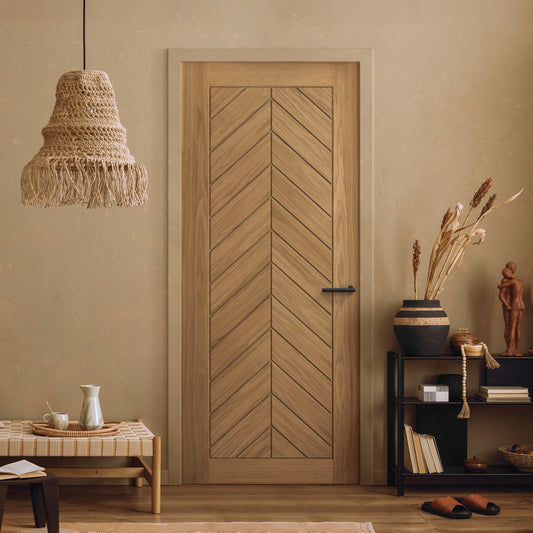 Oak Internal Fully Finished Chevron Door (124129)