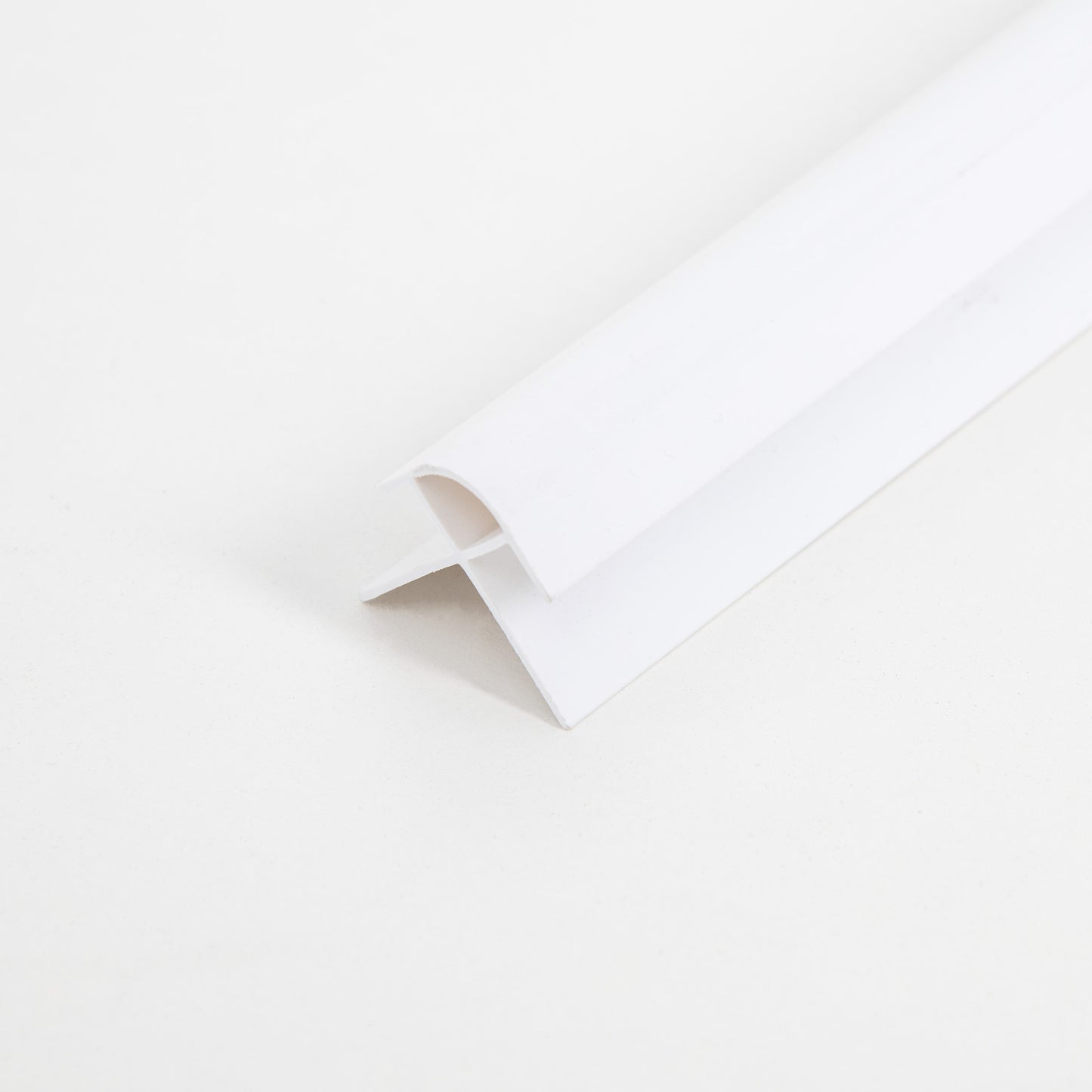 White - PVC Shower Wall Panelling External Corner Trim (SPT-EXTCOR-WH)