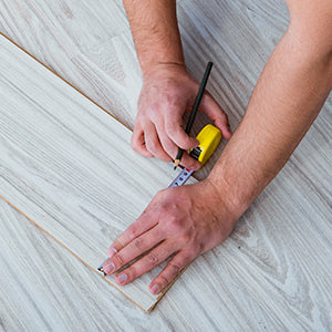 HOW-TO-CUT-WATERPROOF-LAMINATE-FLOORING-LIKE-A-PRO