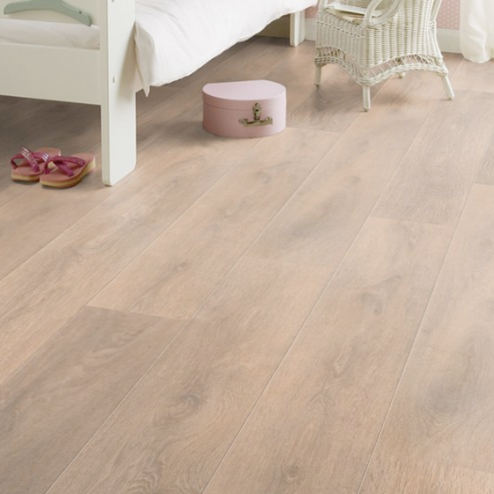 Blonde Oak - Supernatural Classic 8mm Laminate Flooring (20754)