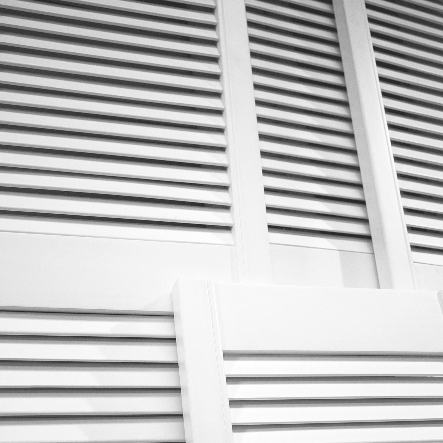 28mm White Painted Open Louvre Door