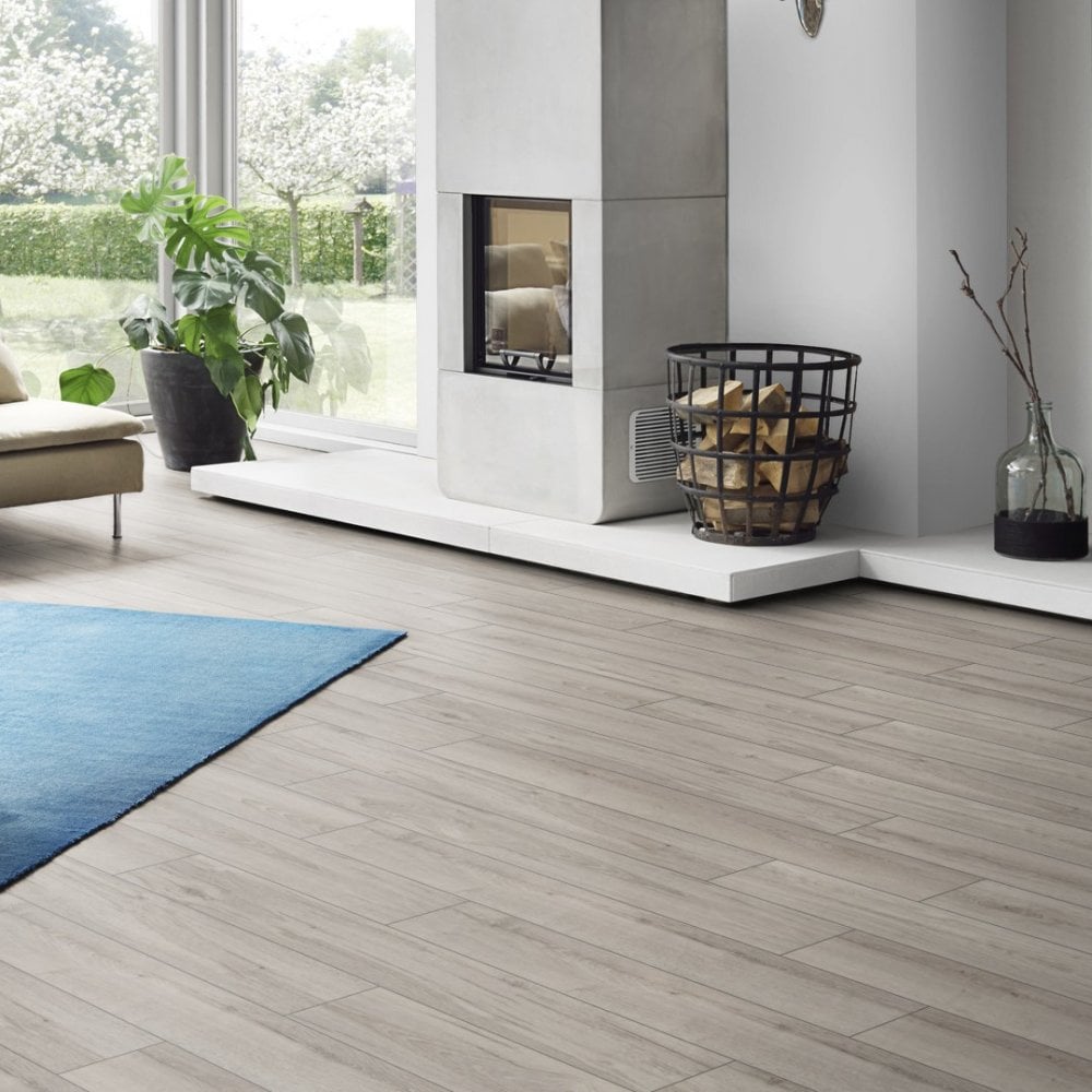 Longbow Oak - Supernatural Classic 8mm Embossed Laminate Flooring (108459)