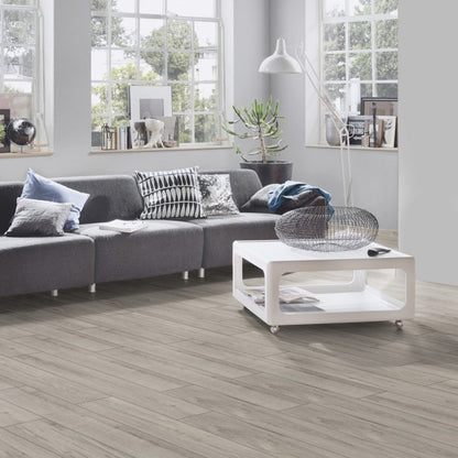 Longbow Oak - Supernatural Classic 8mm Embossed Laminate Flooring (108459)