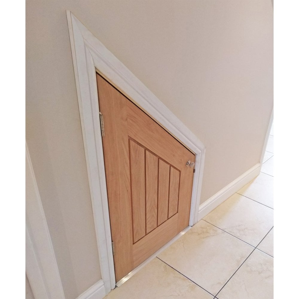 Internal Oak Unfinished Engineered Mexicano Angled Under-Stair Cupboard Door (107971)
