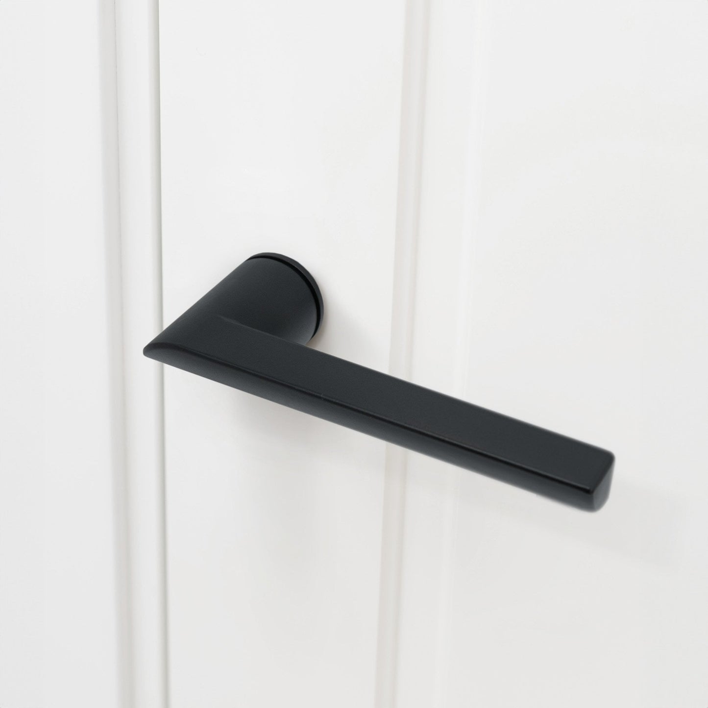Studio Industrial Round Rose Lever Door Handle Set - Matt Black (307043)