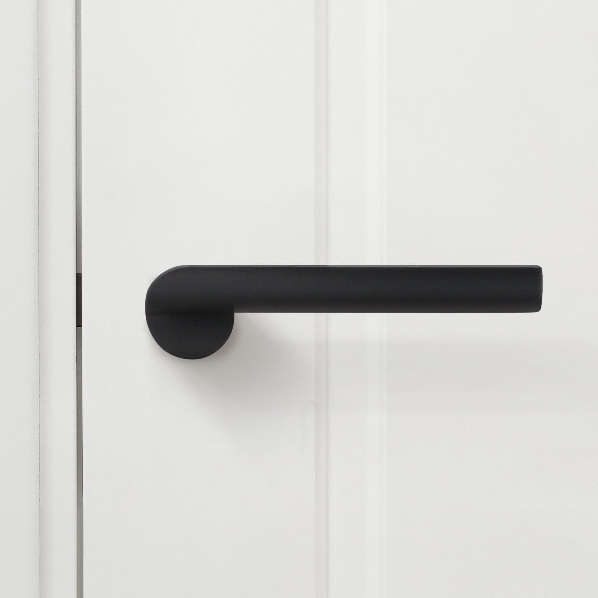 Studio Industrial Round Rose Lever Door Handle Set - Matt Black (307043)