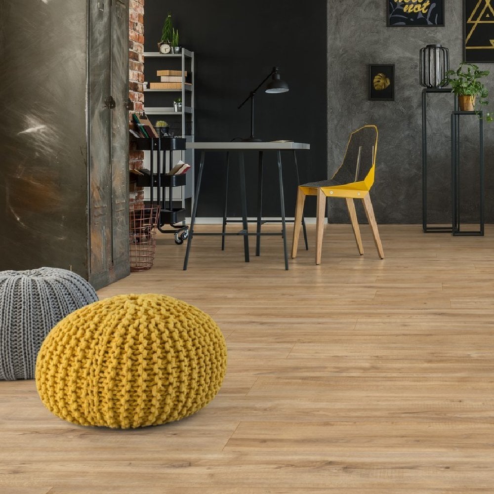Montmelo Nature Oak - Exquisite Plus 8mm Laminate Flooring (54197)