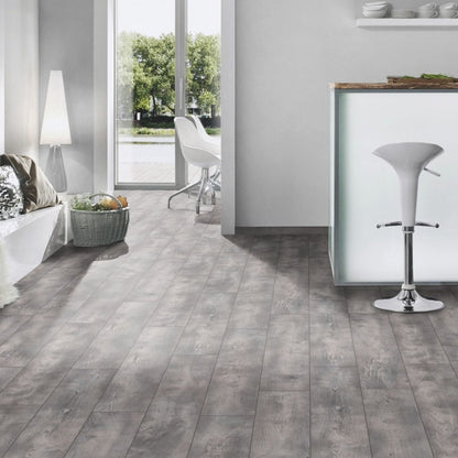 Ashenwood Oak - Vario Supernatural 8mm Laminate Flooring (84973)