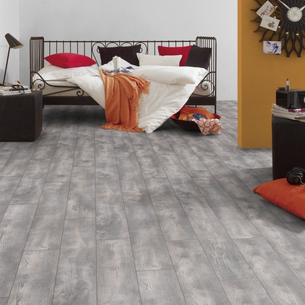 Ashenwood Oak - Vario Supernatural 8mm Laminate Flooring (84973)