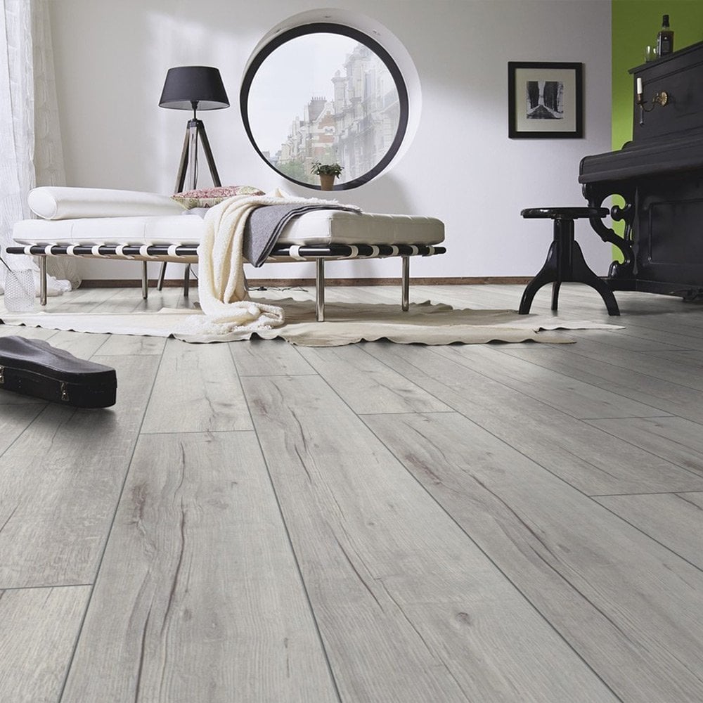 Rip Oak Robusto Villa 12mm Waterproof Laminate Flooring