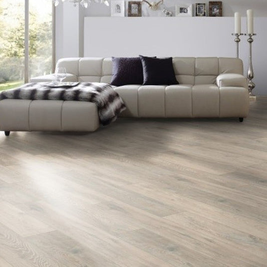 Colorado Oak - Supernatural Classic 8mm Laminate Flooring (122554)