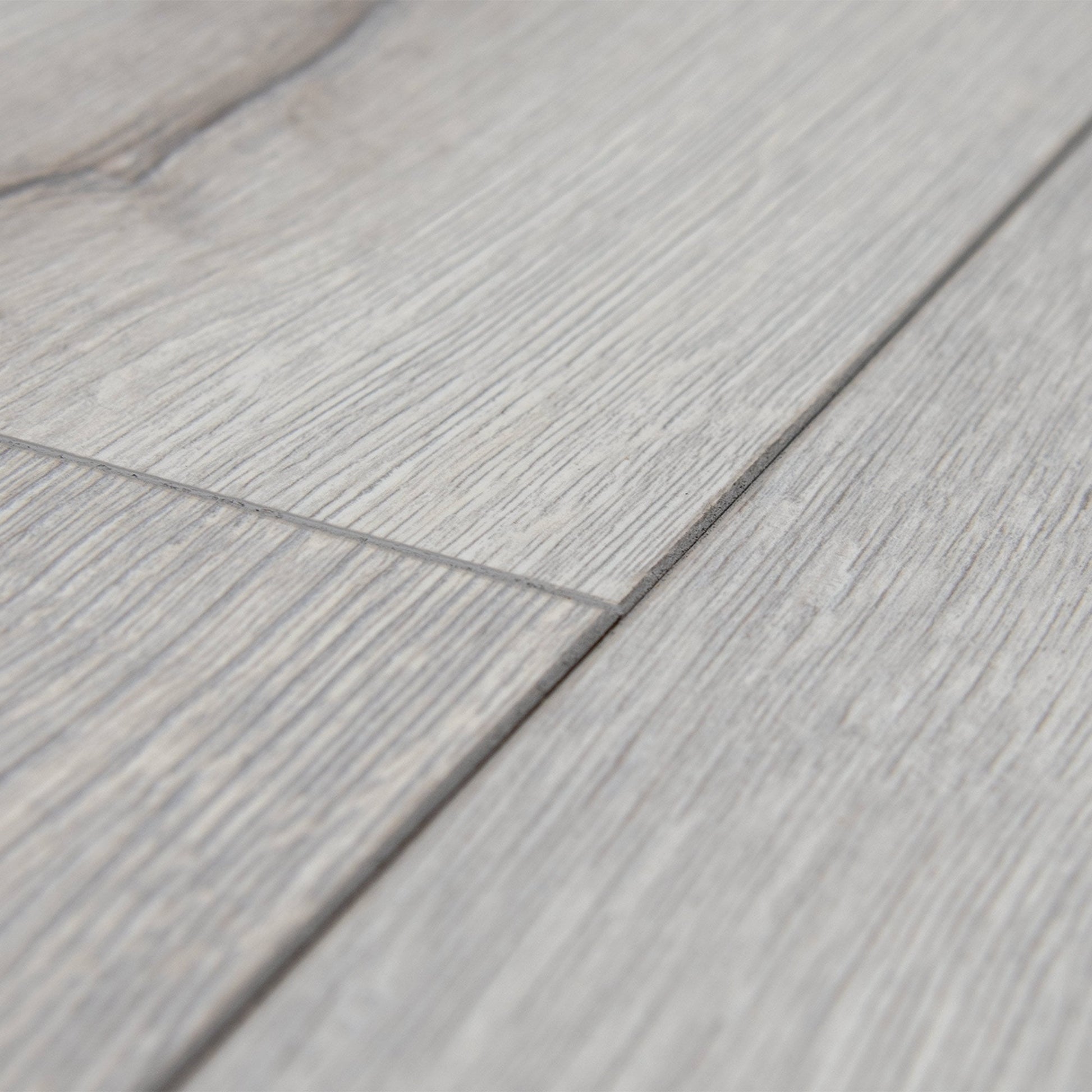 Rip Oak White - Robusto Villa 12mm Laminate Flooring (85189)
