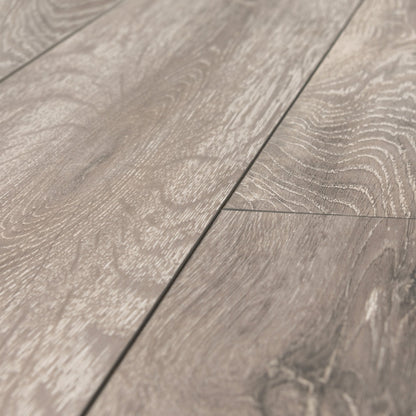 Boulder Oak - Supernatural Classic 8mm Laminate Flooring (122553)