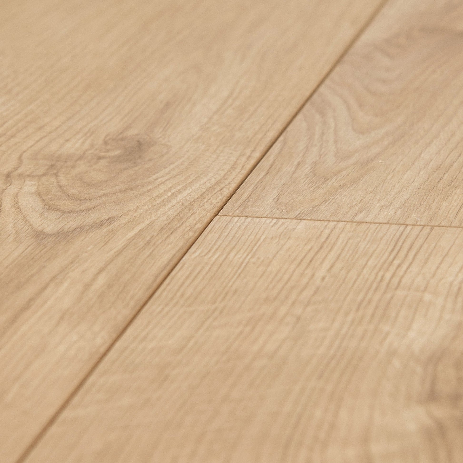 Sherwood Oak - Eurohome Vario+ 12mm Laminate Flooring (122446)