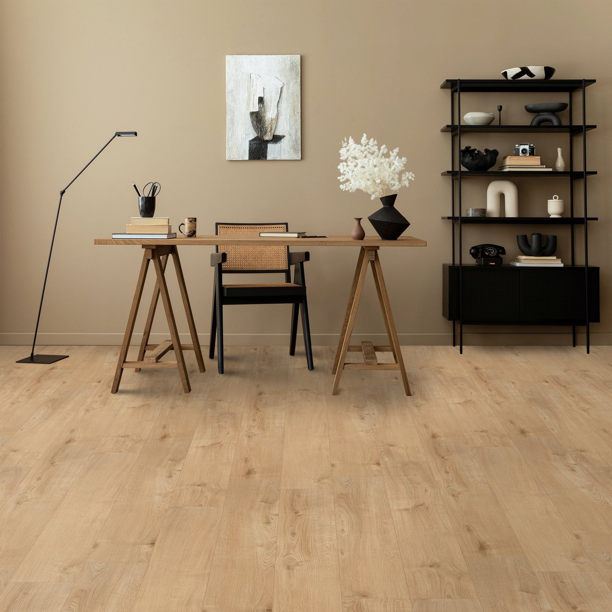Sherwood Oak - Vario Supernatural 8mm Laminate Flooring (122556)