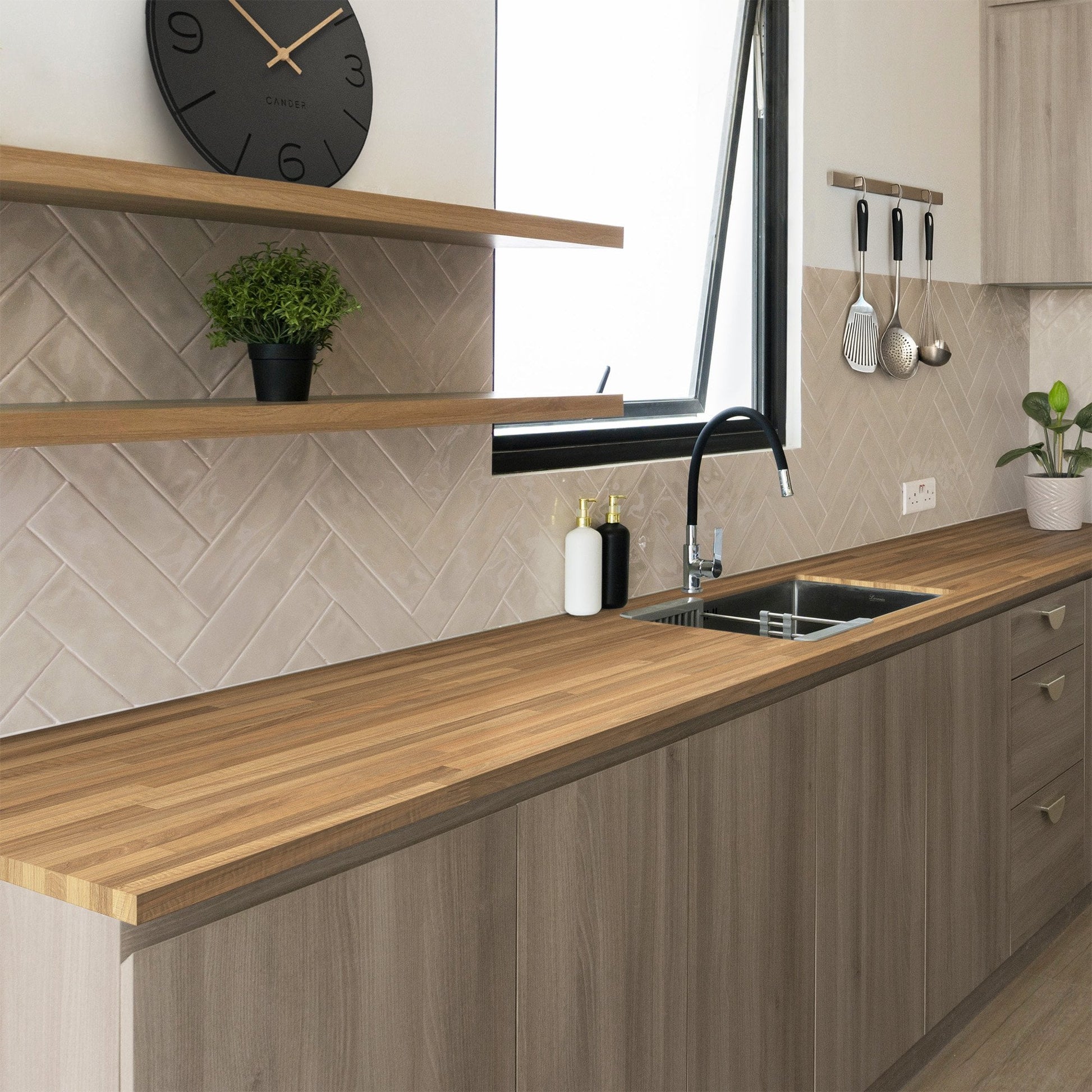 Euro Oak - 27mm Solid Finger-Jointed European Oak Furniture Board (2.40m)