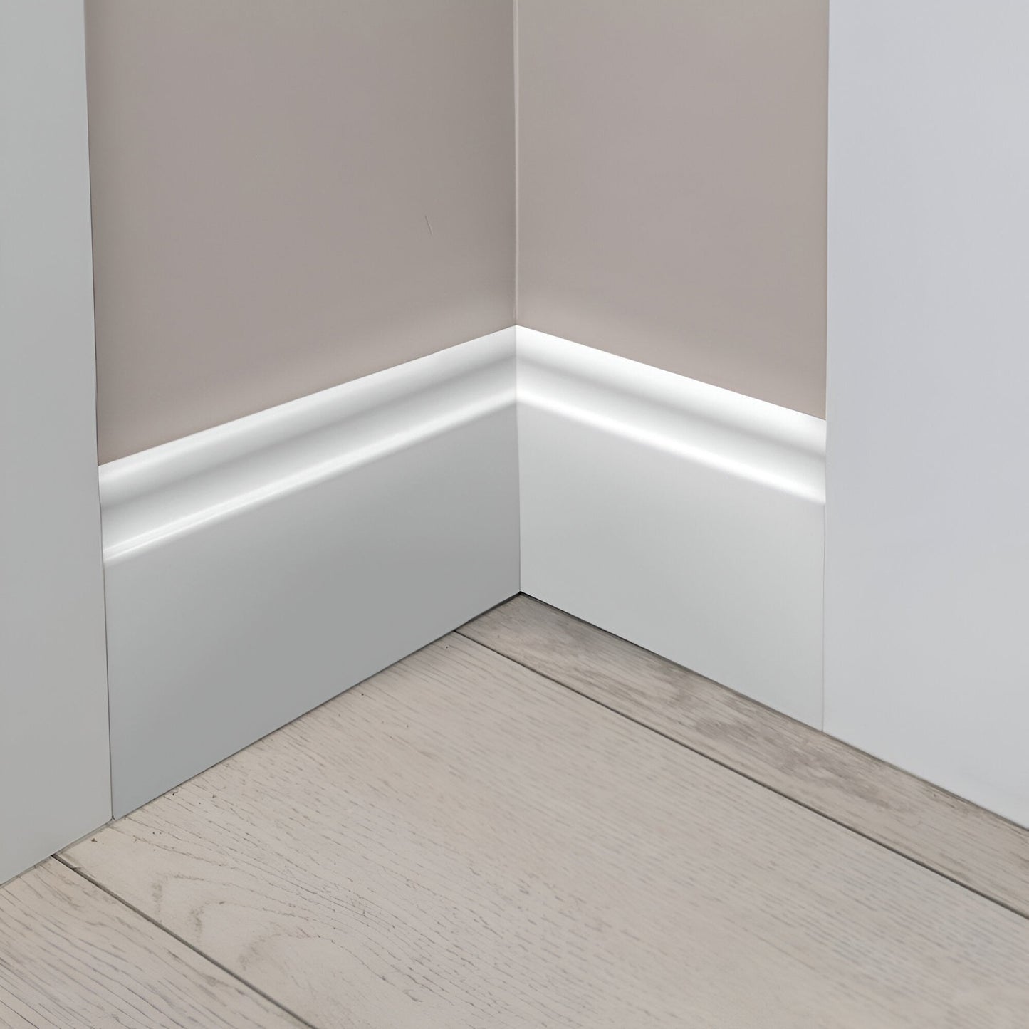 White - 2.4m Painted Decorative Medium Base Moulding (120106)