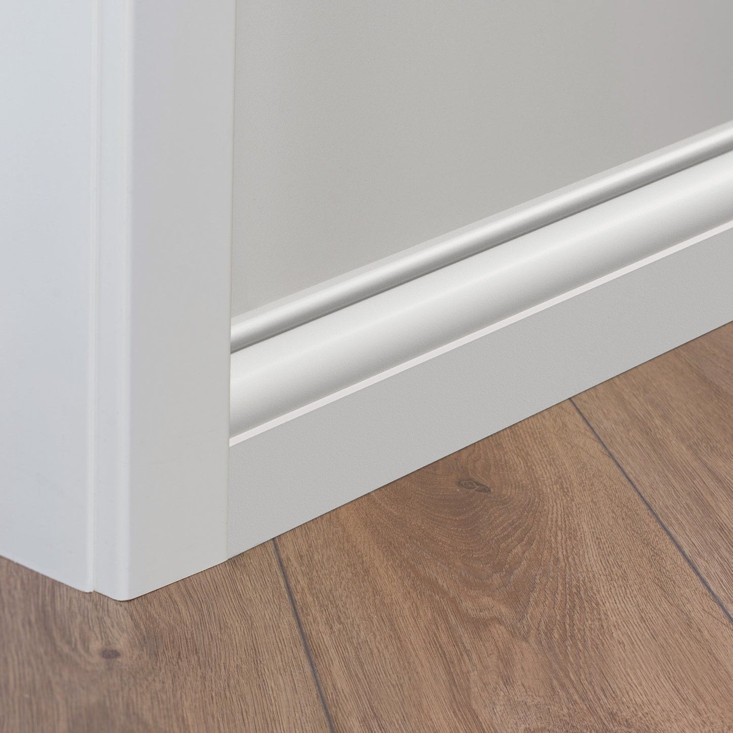 White Painted - 2.4m Ogee Skirting Board (120117)