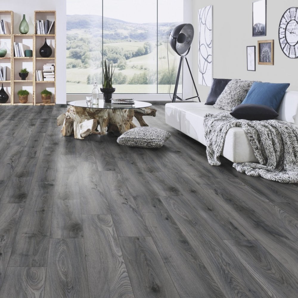Tomahawk Oak - Vario Supernatural 8mm Laminate Flooring (84972)