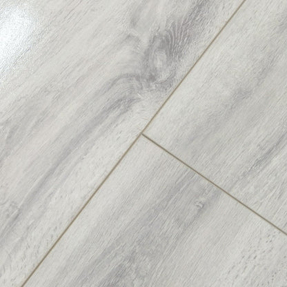 Glacier Oak - Lustre 8mm High Gloss Laminate Flooring (89182)