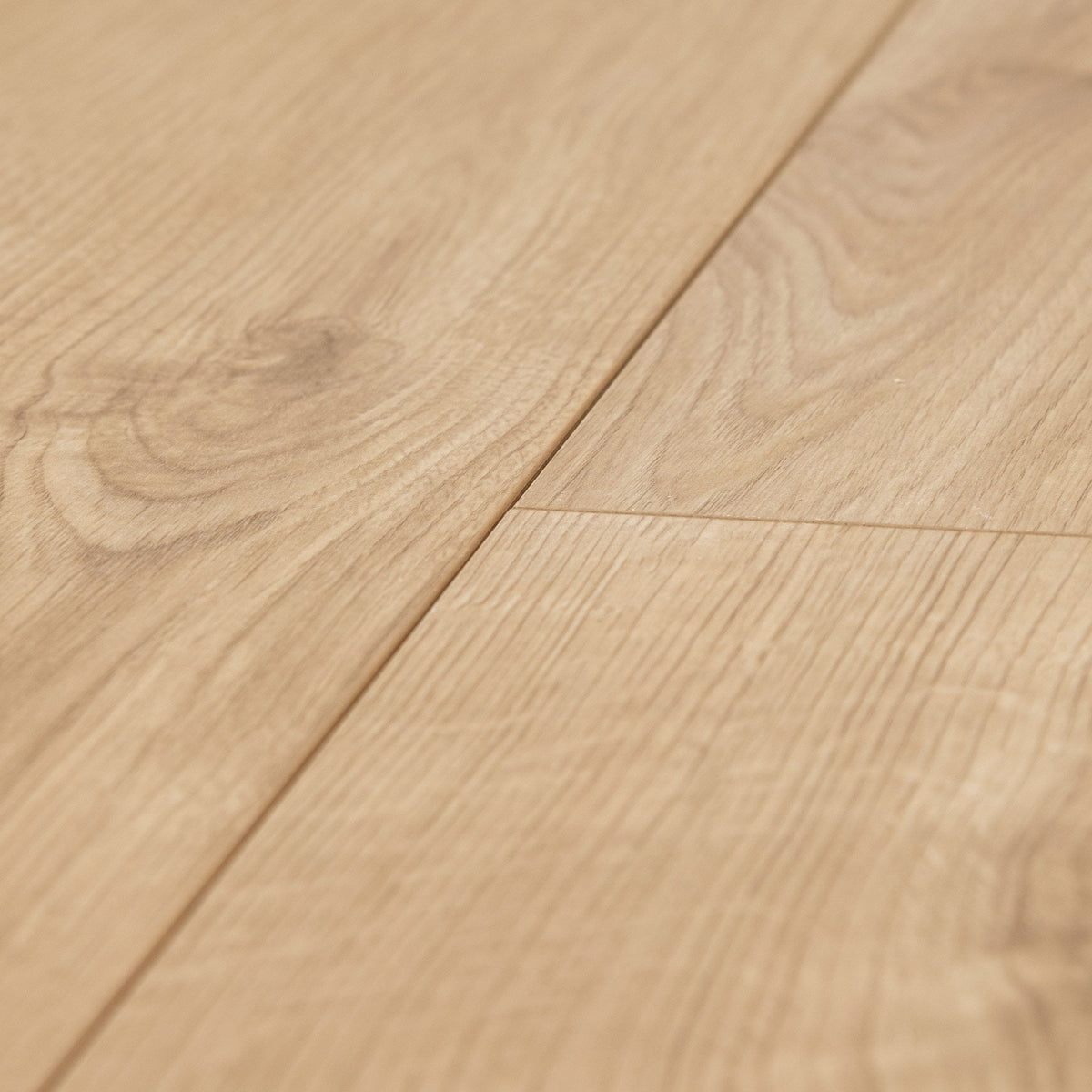 Sherwood Oak - Eurohome Vario+ 12mm Laminate Flooring (122446)