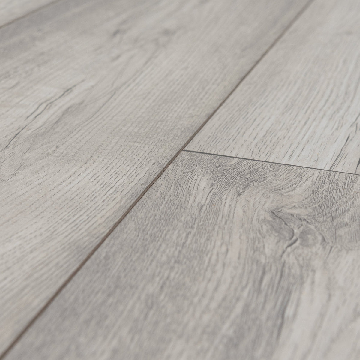 Dartmoor Oak - Eurohome Vario+ 12mm Laminate Flooring (122445)