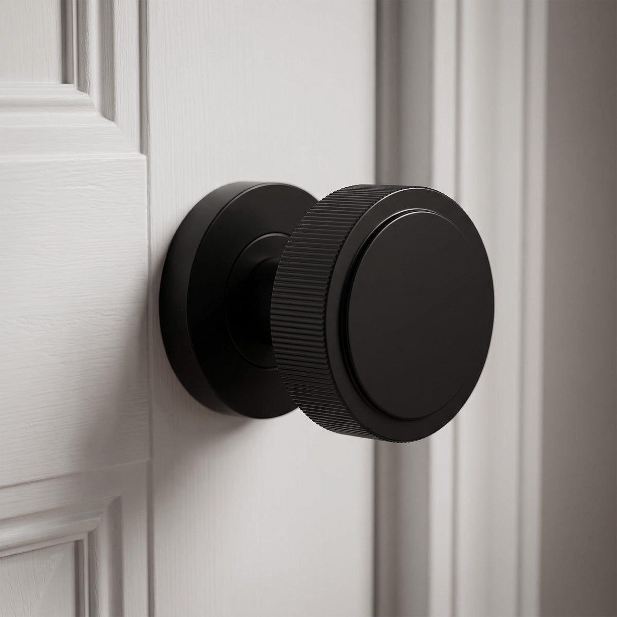 Fluted Round Rose Door Knob Set - Matt Black