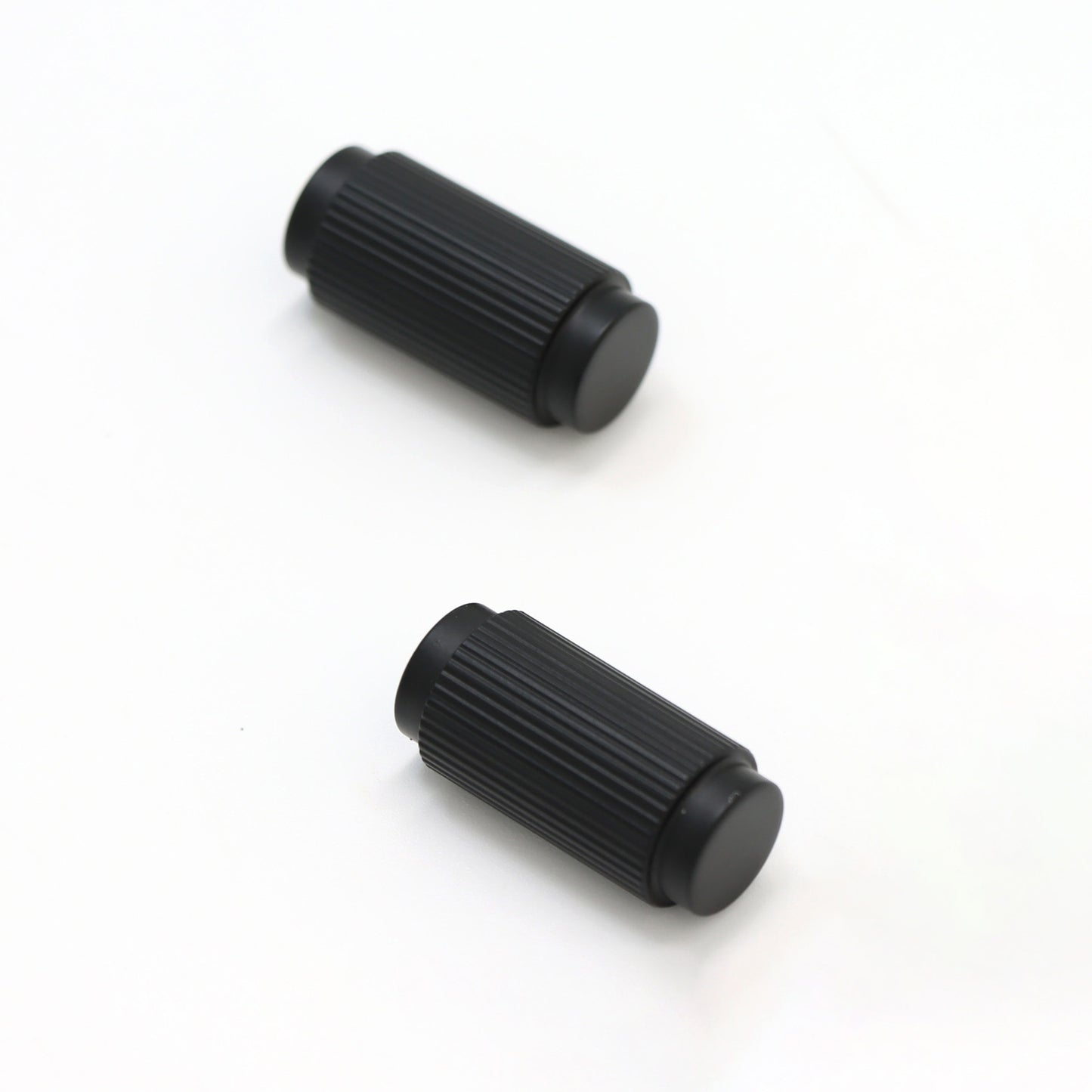 Fluted Small Round Cabinet Door Knob - Matt Black