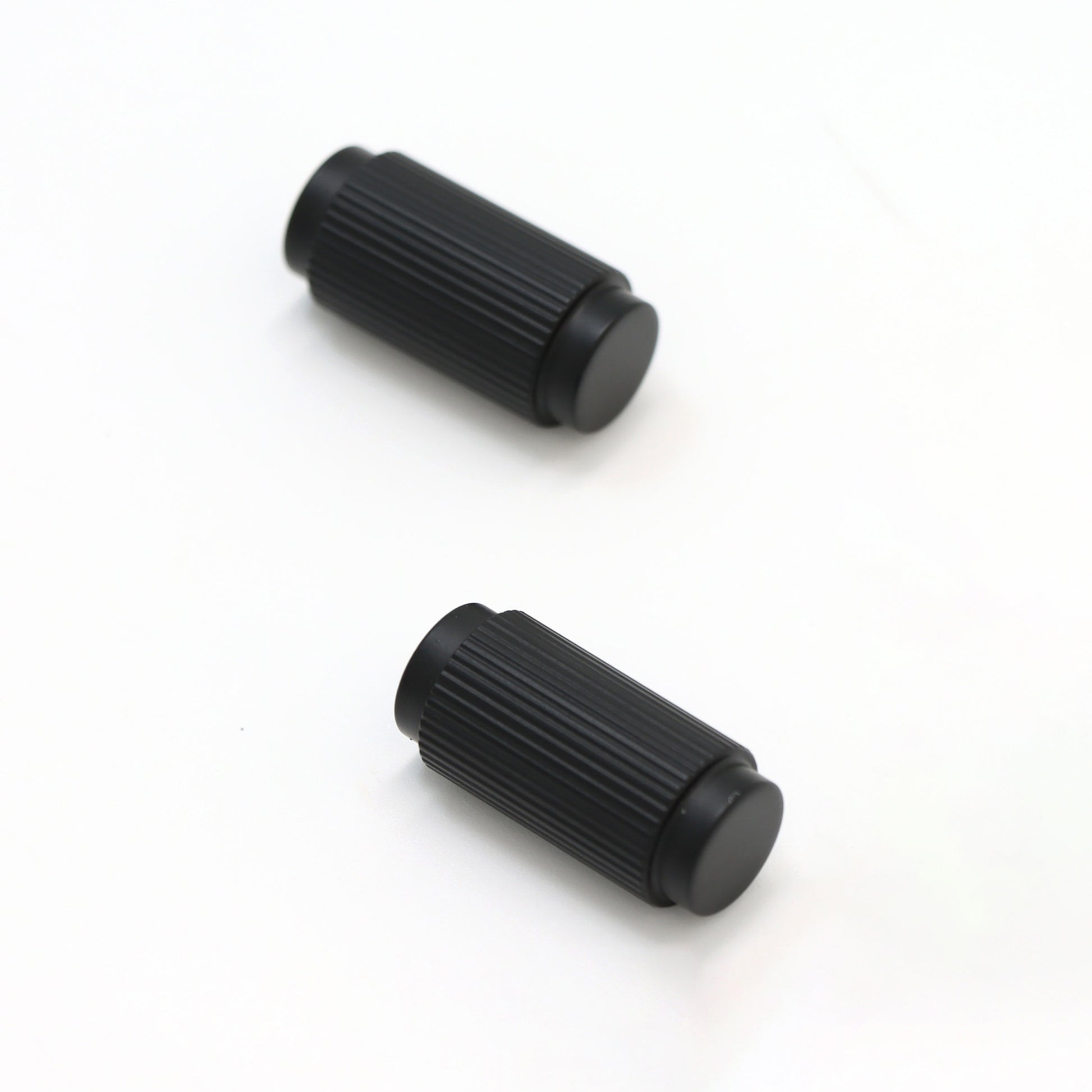 Fluted Small Round Cabinet Door Knob - Matt Black