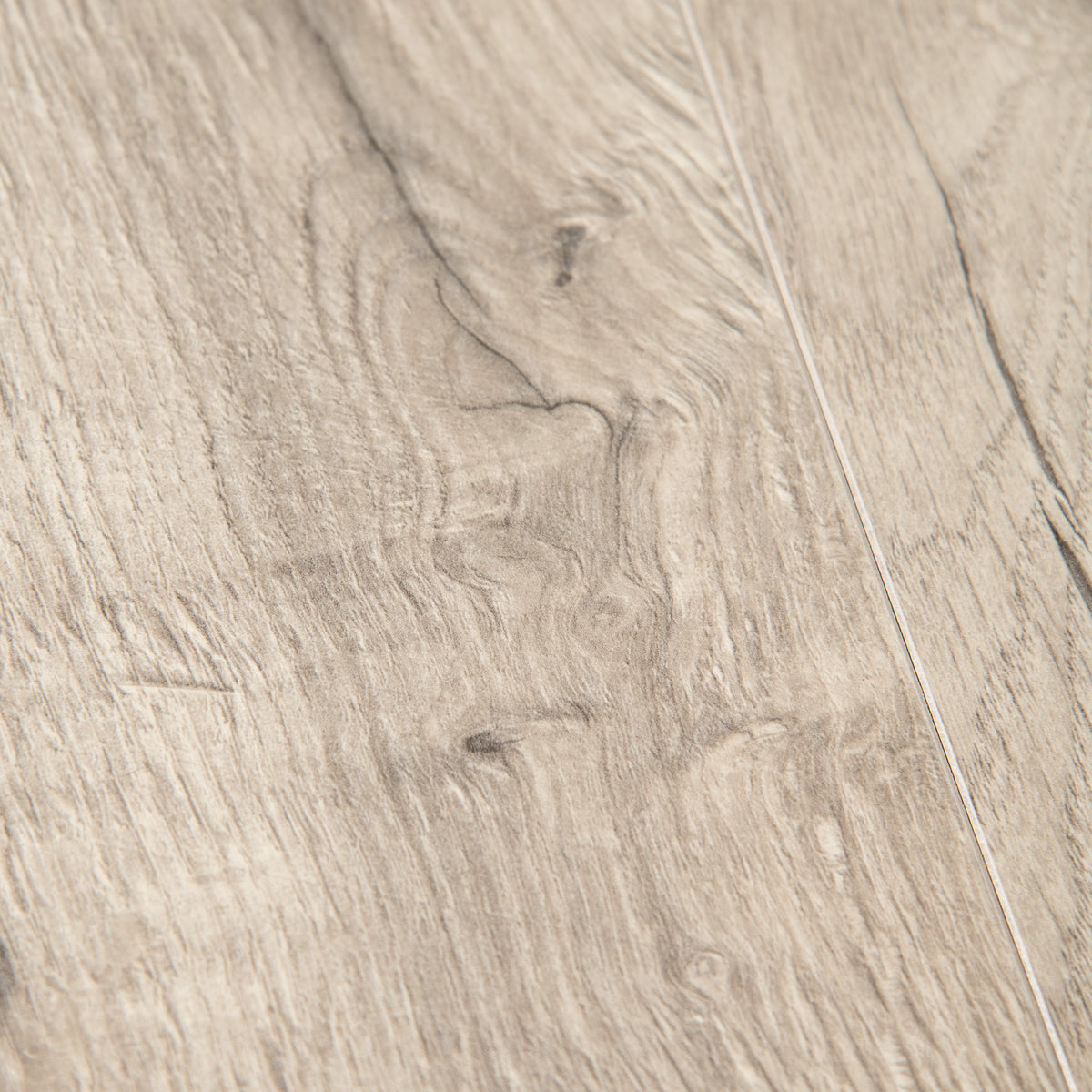 Light Creme Oak - Wood Essence Aqua Water Resistant 12mm Laminate Flooring