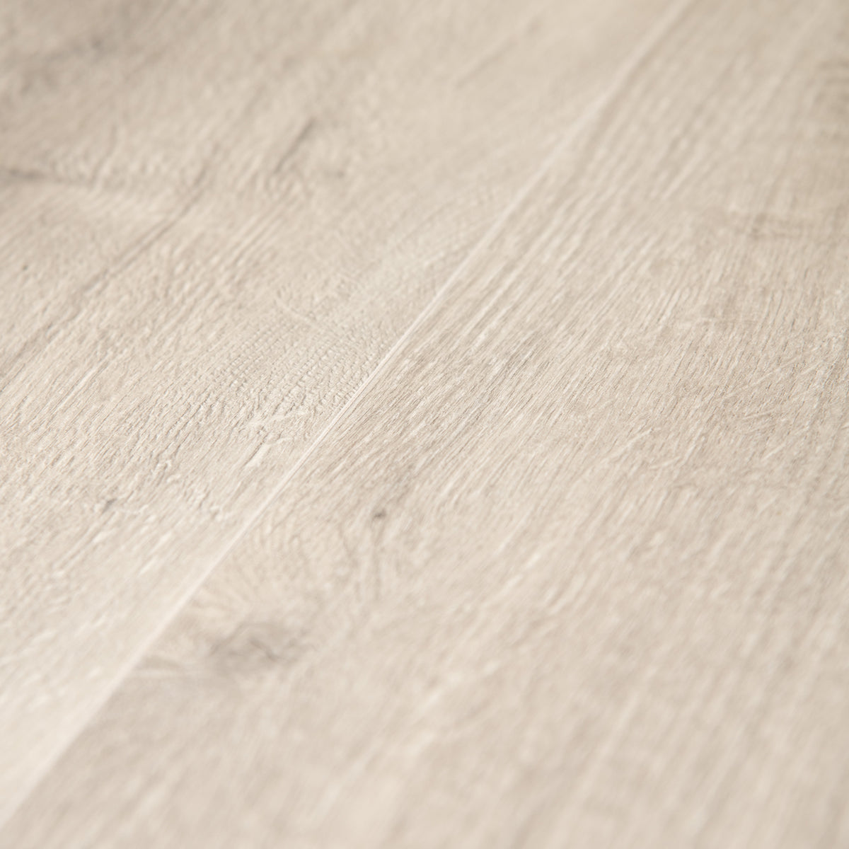 Light Creme Oak - Wood Essence Aqua Water Resistant 12mm Laminate Flooring