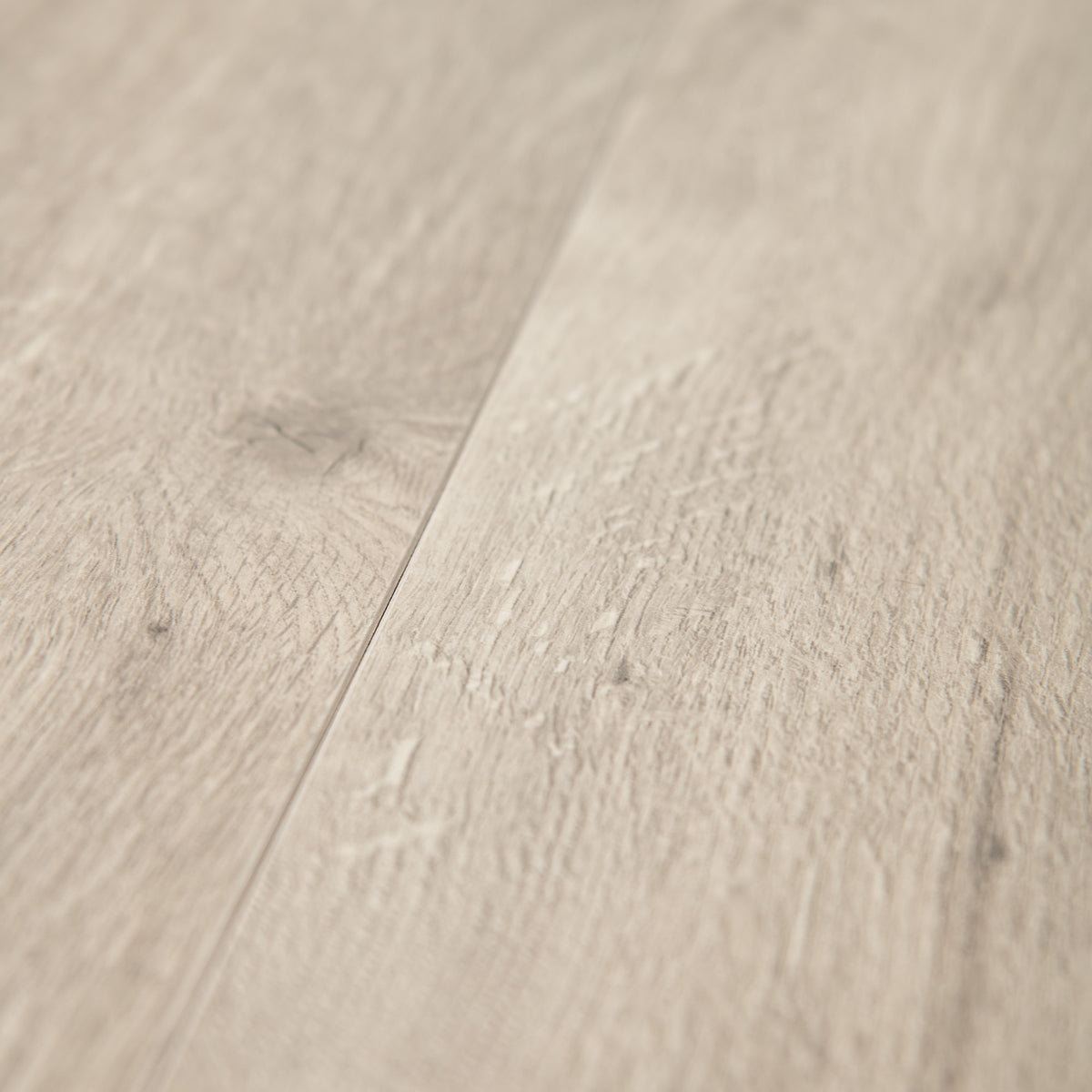 Light Creme Oak - Wood Essence Aqua Water Resistant 12mm Laminate Flooring