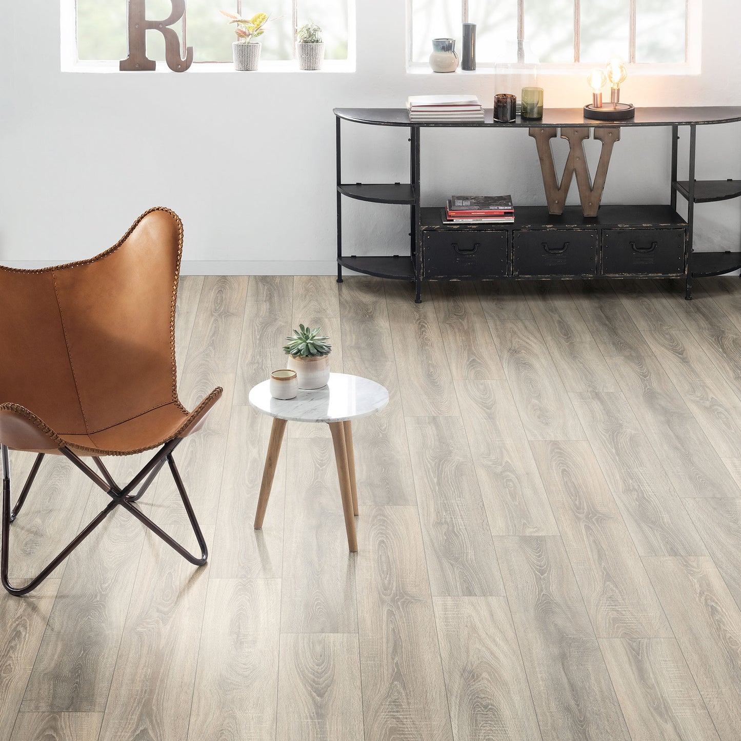 Tranquil Oak Grey - Wood Essence Water Resistant 7mm Laminate Sample