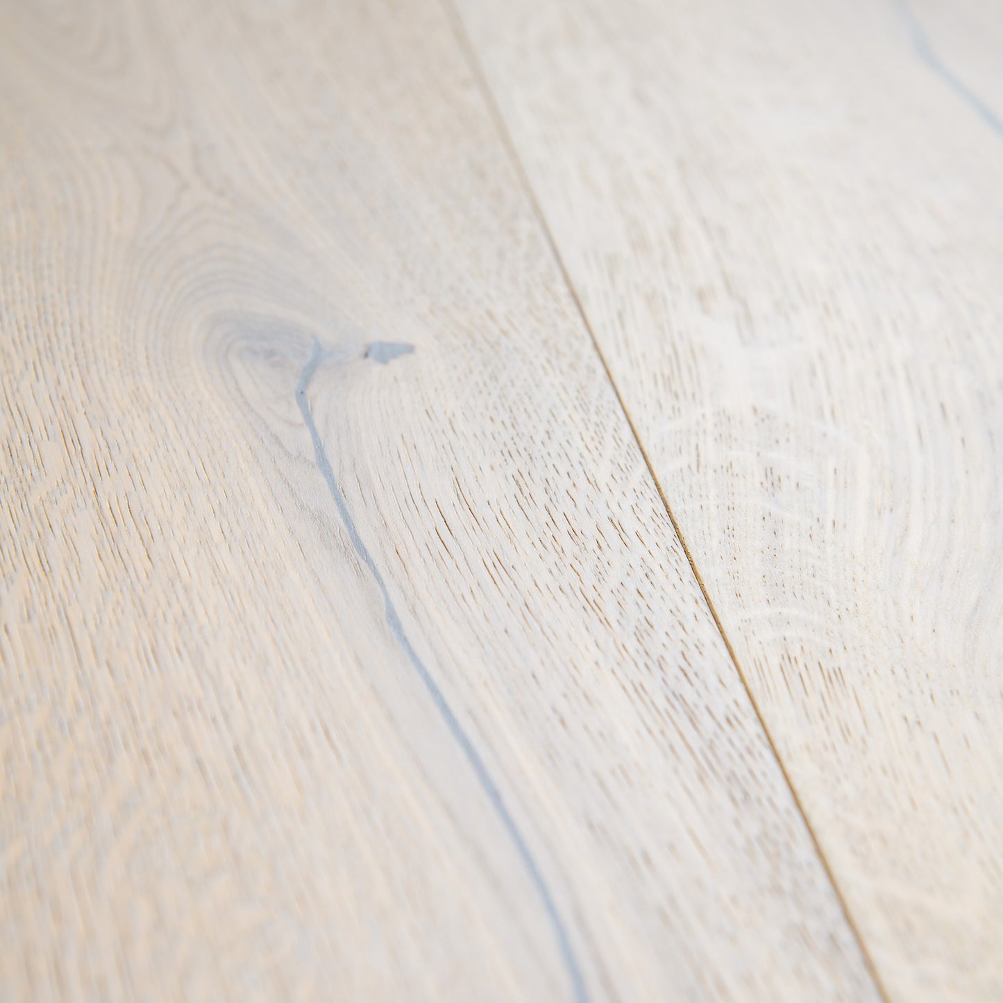 Julia Oak - 14x194x2430mm Light Brushed 5G Click Engineered Real Wood Flooring (EOCL14x194JUL)